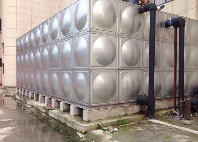 河南不（bú）鏽鋼水（shuǐ）箱